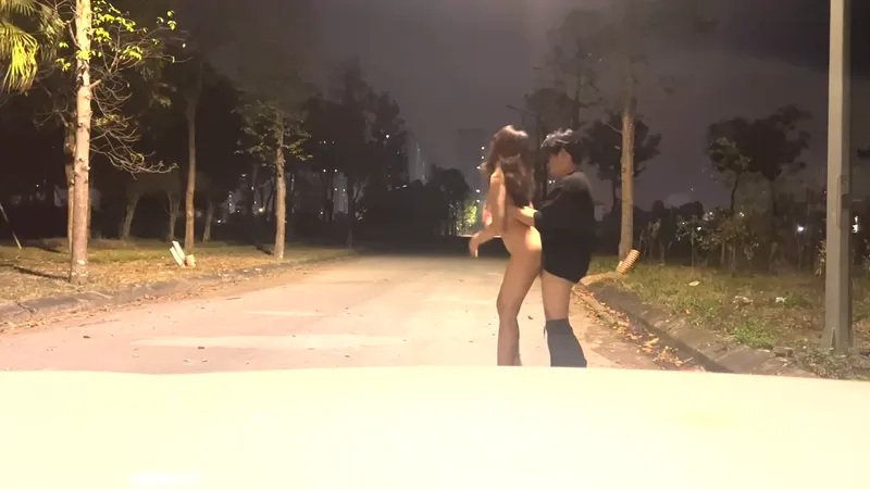 Hành trình dụ eny dâm chơi public phần 2