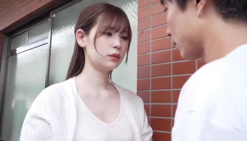 Anh xã tẻ nhạt, bà xã nhận ra cậu thanh niên hàng xóm tốt hơn