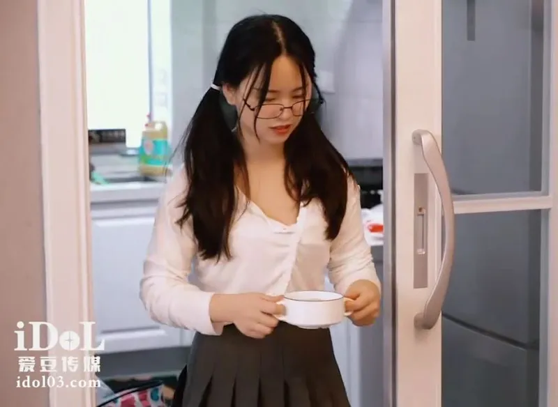 Con cưng về quê ăn tết bị bố dượng nện vì càng lớn càng ngon