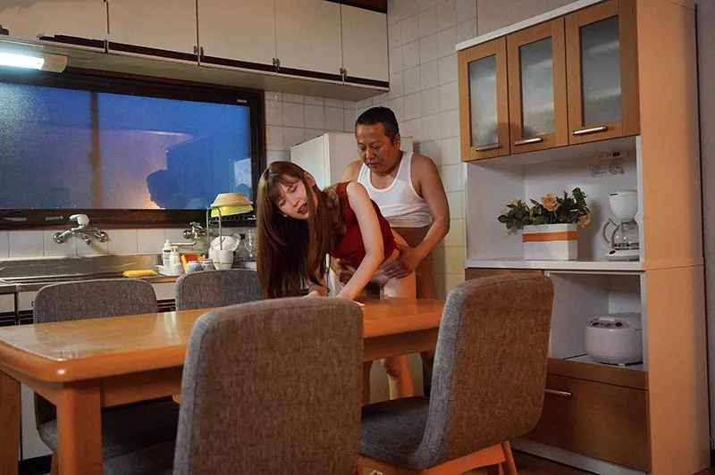 Con gái bị ông xã mới của mẹ xxx mỗi ngày, cho dù đã có người yêu