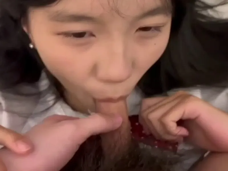 Em loli dễ thương mút dương vật biến em thành con em đĩ dâm dục p2